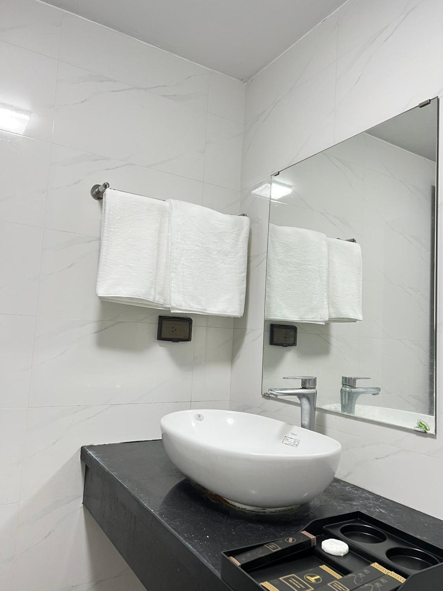 Venus Apartment Trung Phung Hanoi Eksteriør billede